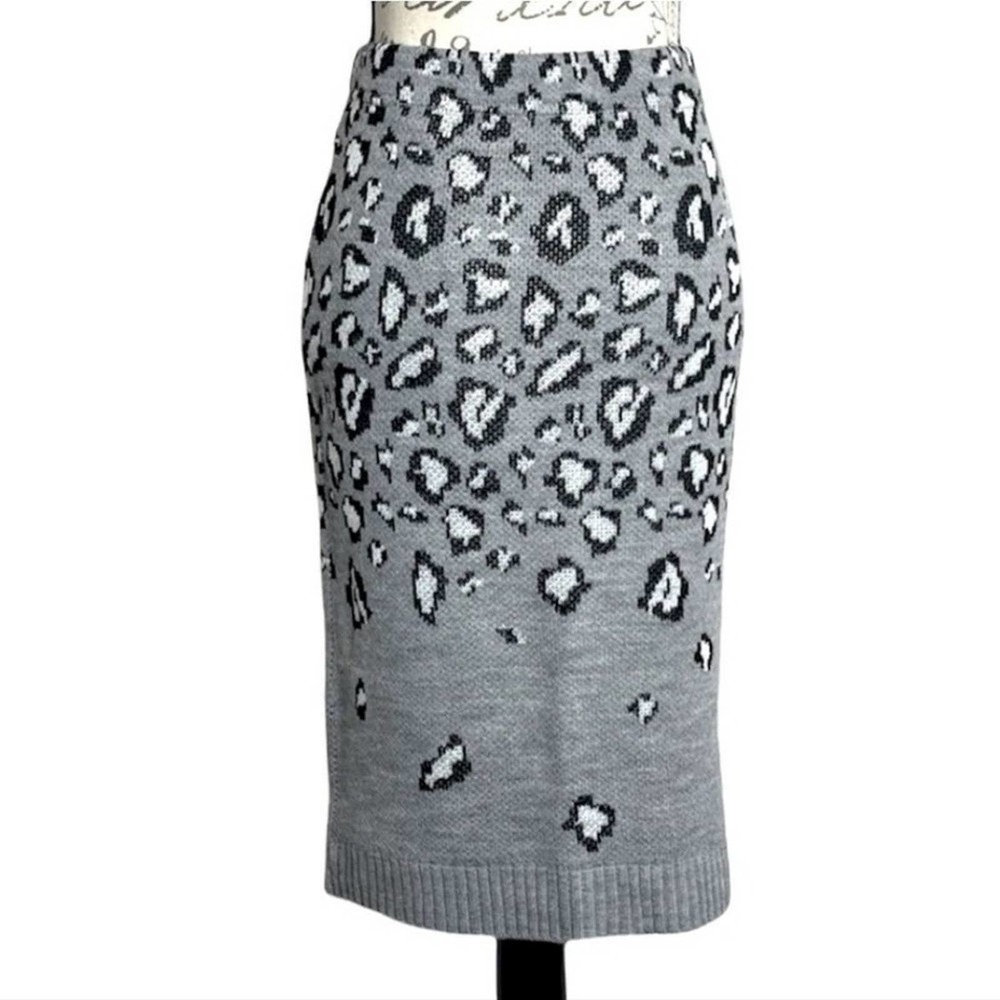 Express cheetah leopard print stretch sweater skirt comfy size medium